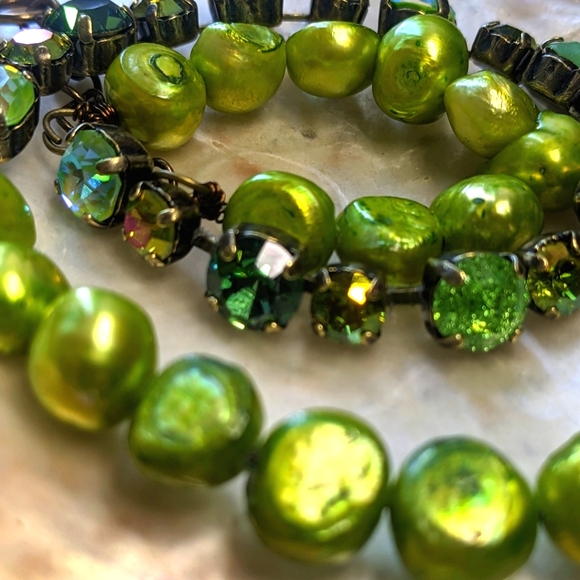 Green Apple Peridot Swarovski Crystal & Green Freshwater Baroque Brass Necklace - Picture 7 of 8